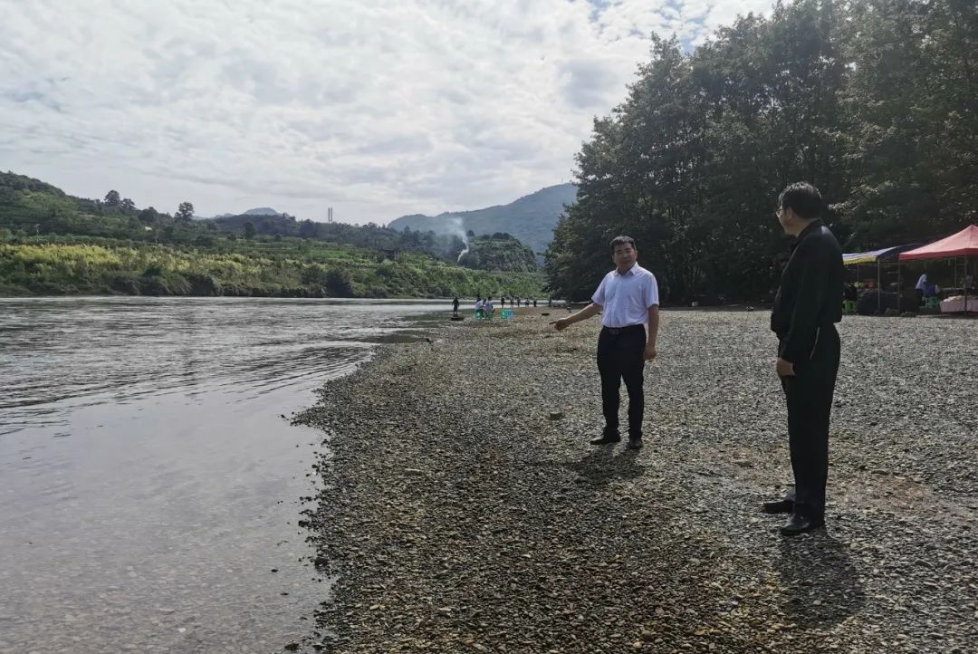 开展走访调查 守护河湖水美